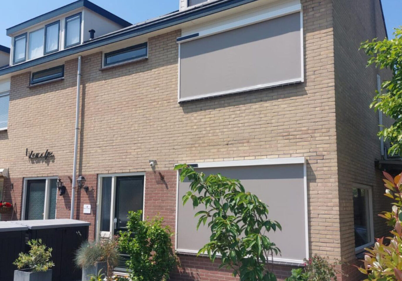 Byzon Solar Screens Q 2 boven elkaar