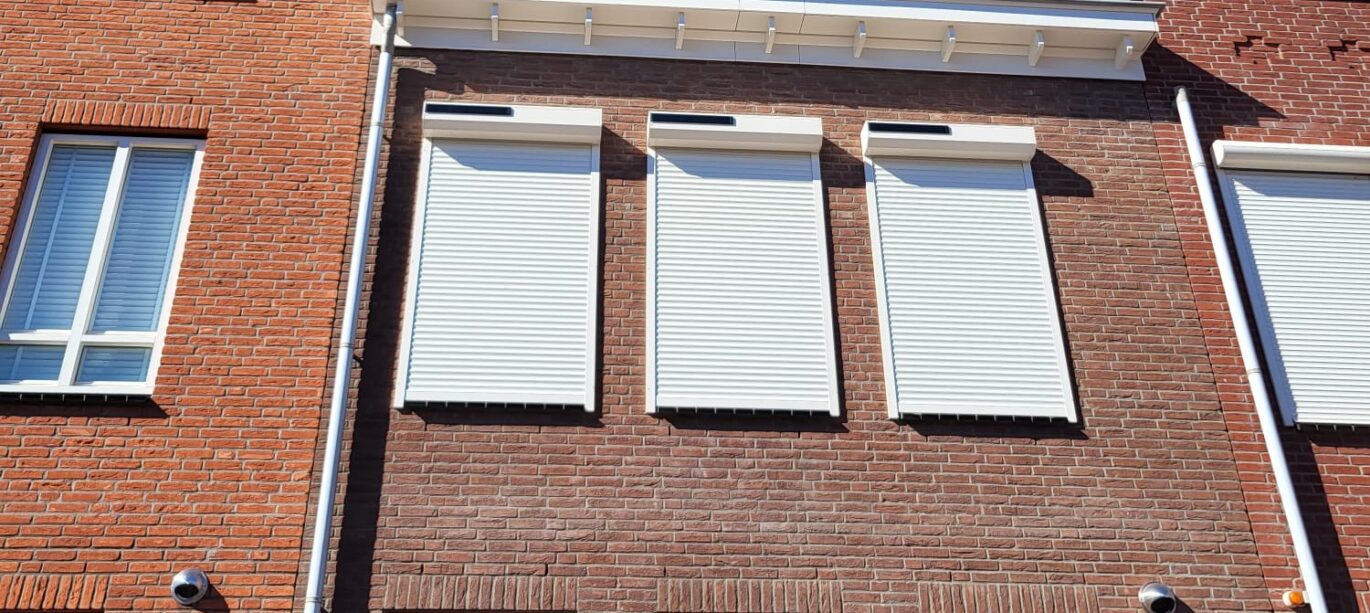 Byzon 3 Solar rolluiken wi