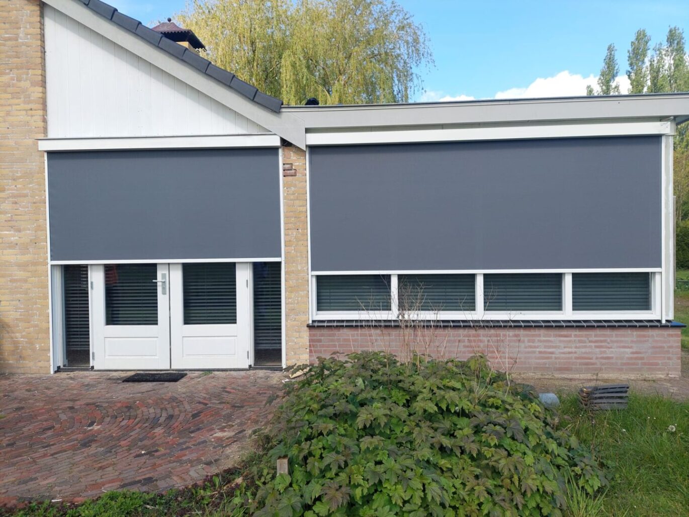 Byzon Screen Marifrunt half open